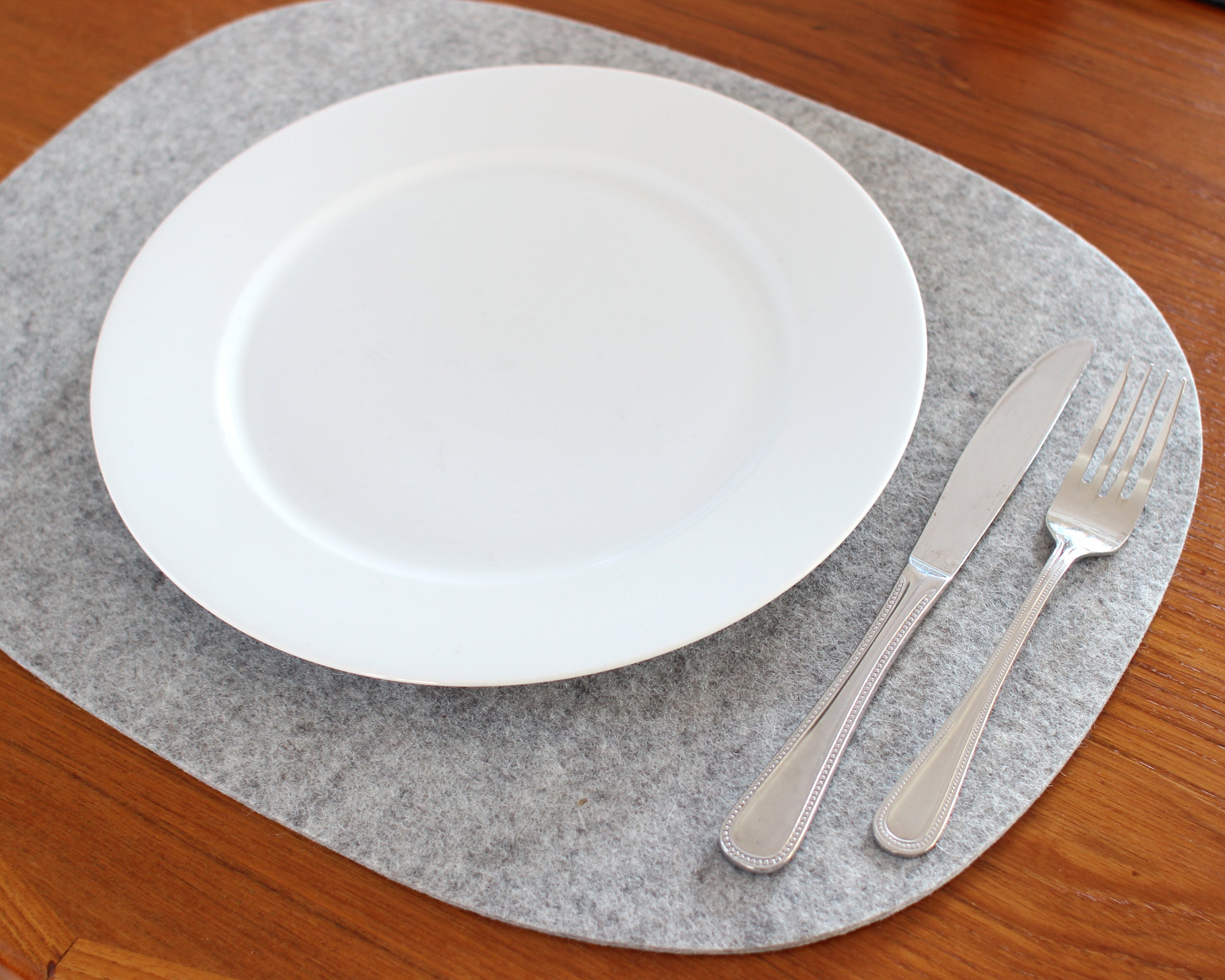 Felt Placemat - Oval - 17.5 x 13.5 inches